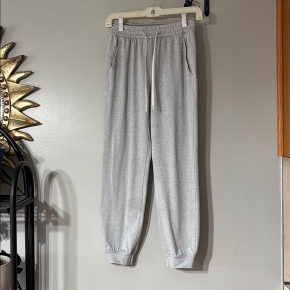 Lululemon Soft Jersey Mid-Rise Jogger in Light Gray - Picture 6 of 11